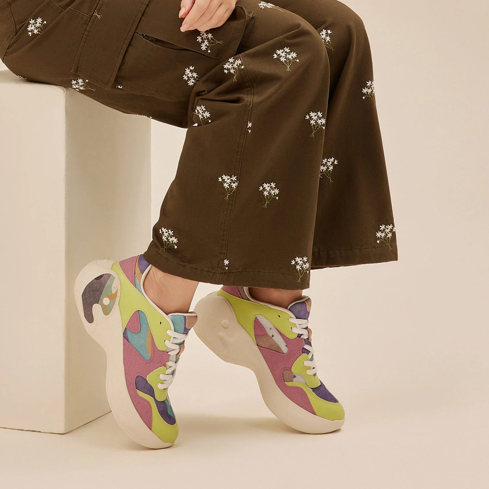 Sweet Cool Girl Zaragoza I Women - Image 15