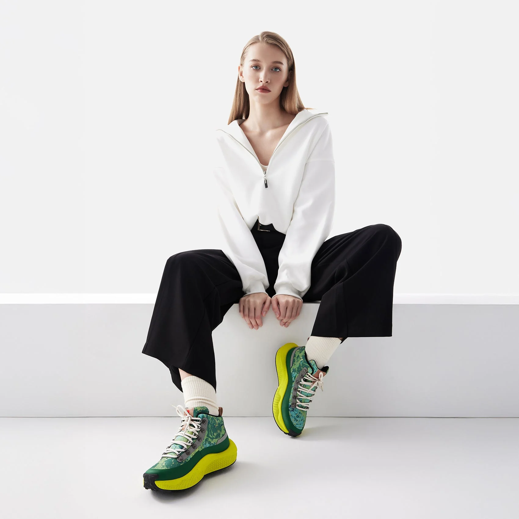 Sunlit Green Women - Image 11